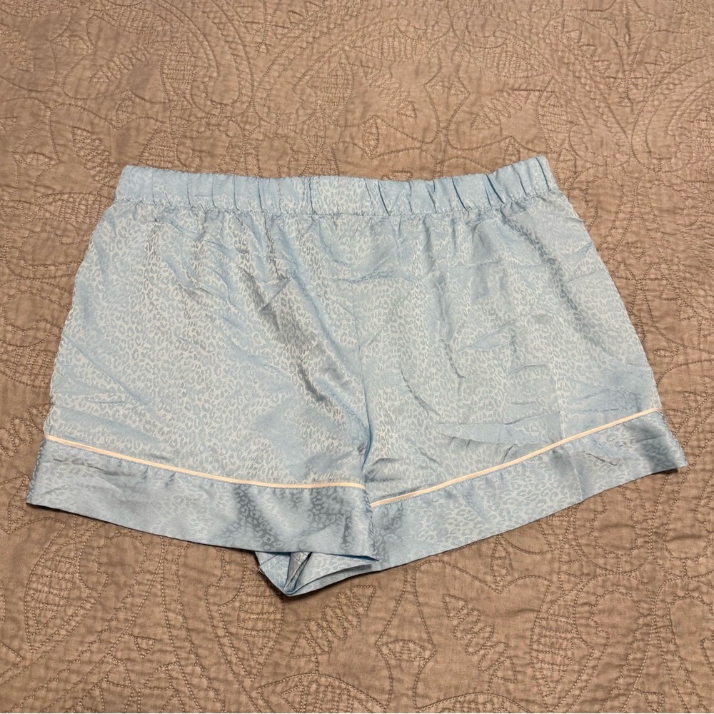 Victoria’s Secret Blue Satin Leopard Print Pajama Sleep Shorts Size Large - Picture 4 of 5